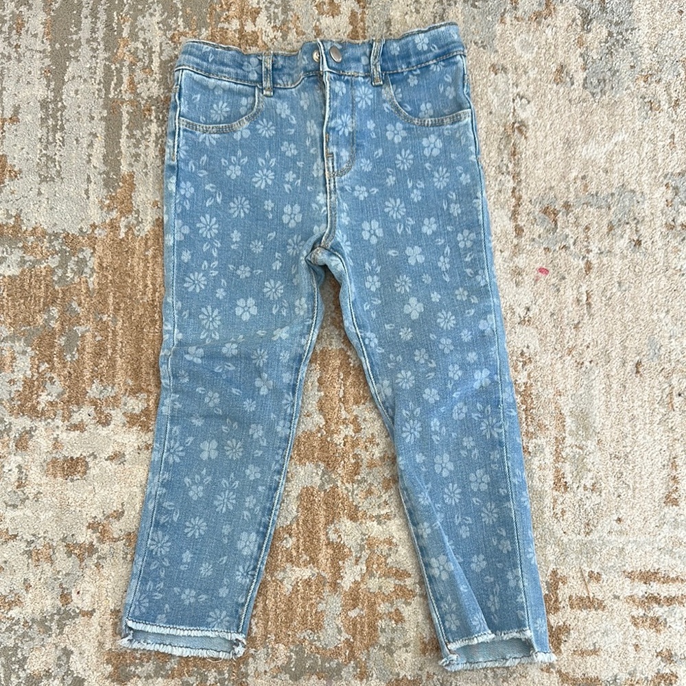 Light Blue Cropped Jeans with Floral Print